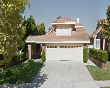 House Sitting in Corona, California