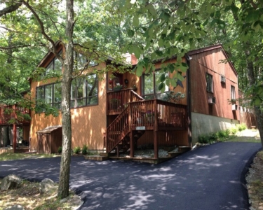Luxury Home in East Stroudsburg, Pennsylvania