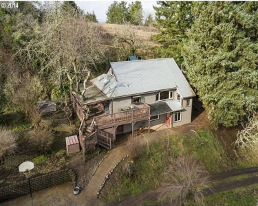Luxury Home in Gaston, Oregon