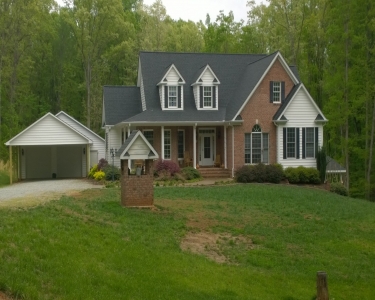 House Sitting in Leasburg, North Carolina
