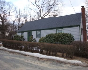 House Sitting in Weymouth, Massachusetts