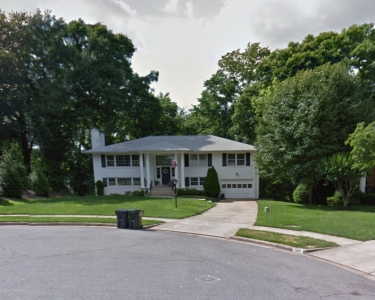 House Sitting in McLean, Virginia