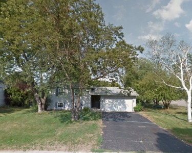 House Sitting in Apple Valley, Minnesota