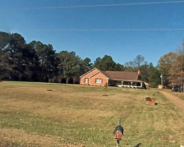 House Sitting in Clinton, Mississippi