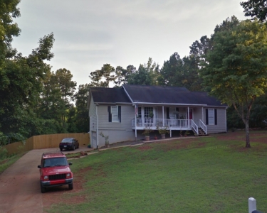 House Sitting in Lagrange, Georgia