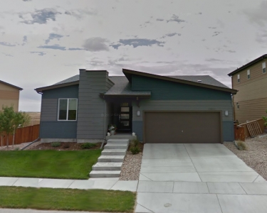 House Sitting in Commerce City, Colorado