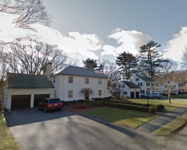 House Sitting in Wellesley, Massachusetts