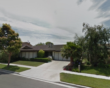House Sitting in Westminster, California