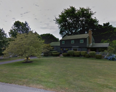 House Sitting in Portsmouth, Rhode Island