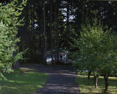 House Sitting in Lakebay, Washington