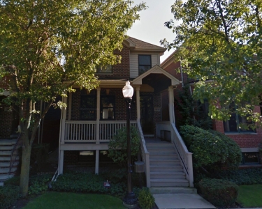 House Sitting in Chicago, Illinois