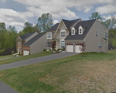 House Sitting in Laurel, Maryland