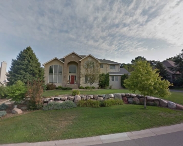 House Sitting in Eagan, Minnesota