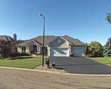 House Sitting in Bloomington, Minnesota