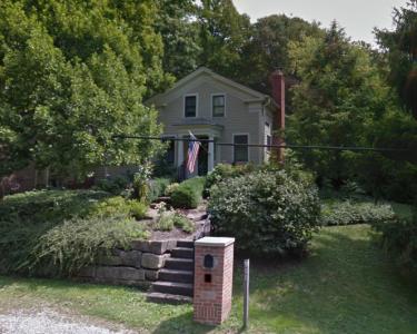 House Sitting in Akron, Ohio