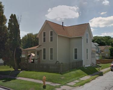 House Sitting in Davenport, Iowa