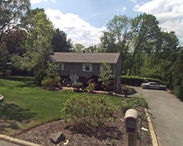 House Sitting in West Milford, New Jersey