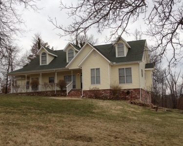 House Sitting in Berryville, Arkansas