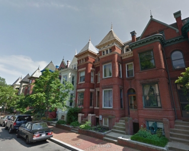 House Sitting in Washington, District of Columbia