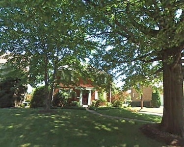 House Sitting in Pittsburgh, Pennsylvania