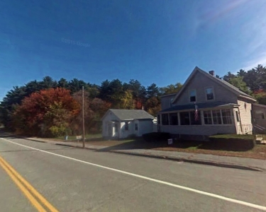 House Sitting in Auburn, New Hampshire