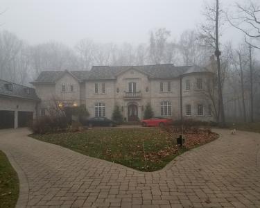 House Sitting in Riverwoods, Illinois
