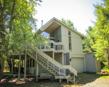 House Sitting in Frdric, Michigan