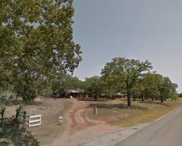 House Sitting in Stockdale, Texas