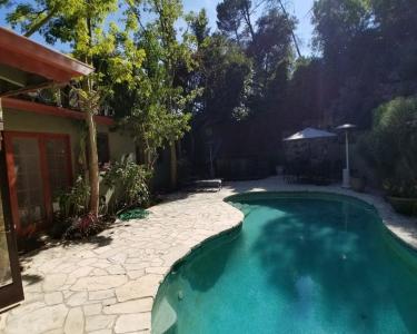 House Sitting in Beverly Hills, California