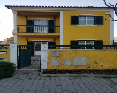 House Sitting in Escravileira, Portugal