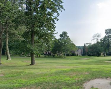 House Sitting in Stratford, Connecticut