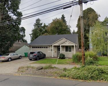 House Sitting in Milwaukie, Oregon