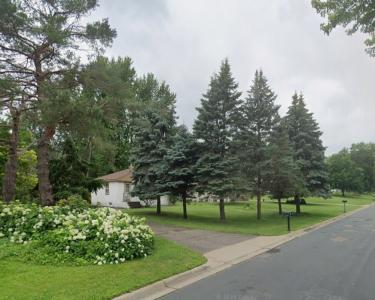 View Details of House Sitting Assignment in Shoreview, Minnesota