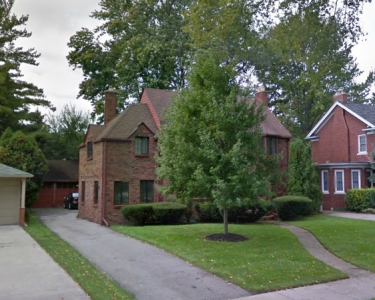 House Sitting in Grosse Pointe, Michigan