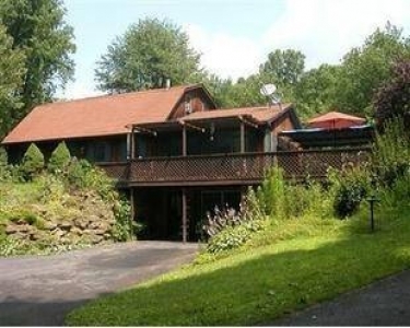 House Sitting in Lisbon, Ohio
