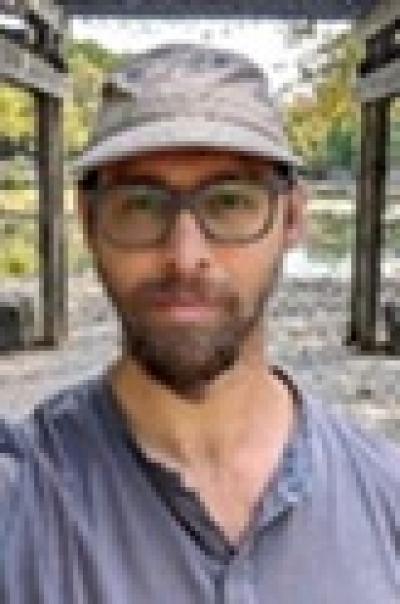 House Sitter Justin Gray