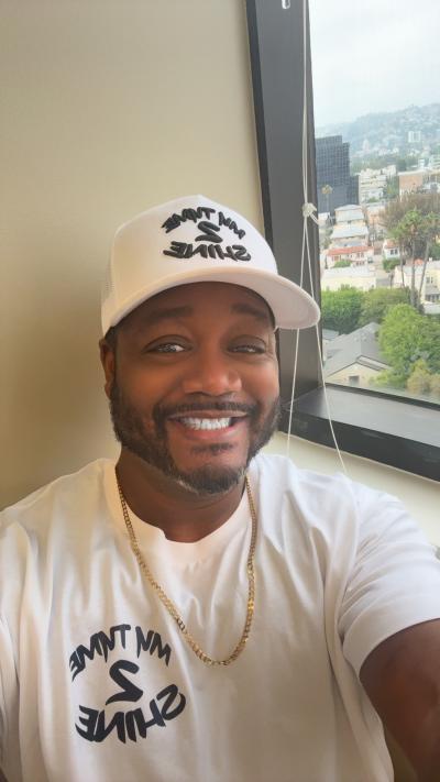 House Sitter Kenneth Nelson