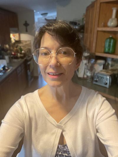 House Sitter Lisa Hercl Nevares