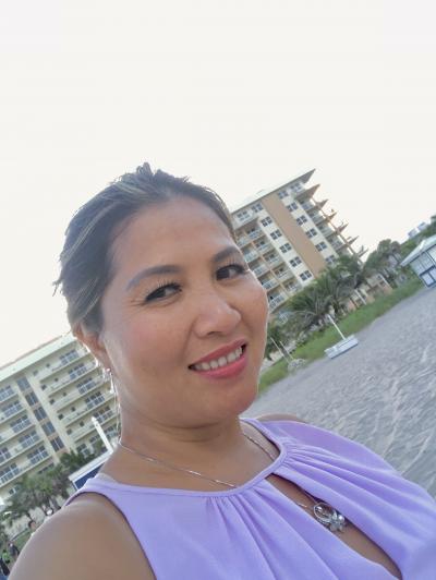 House Sitter Lena Le