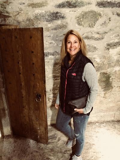 House Sitter Laura Mcdermott