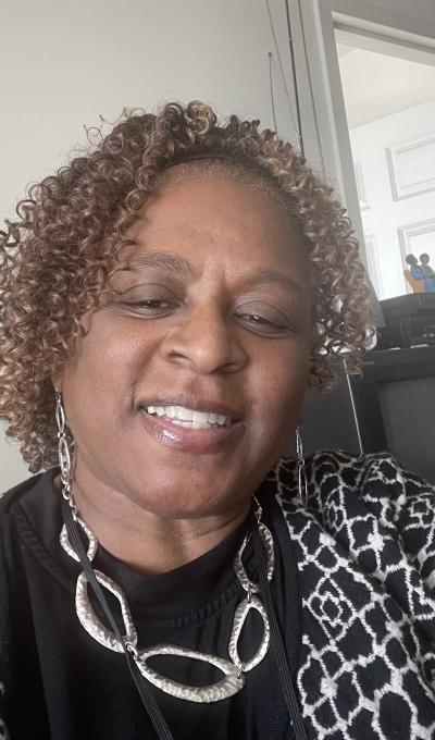House Sitter Lynn Osborne-simmons