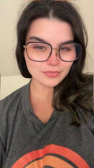 House Sitter Stephanie Bailey