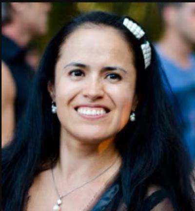 House Sitter Esperanza Arellano