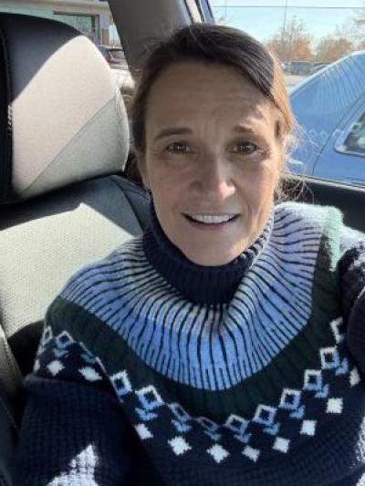 House Sitter Laurie Rookstool