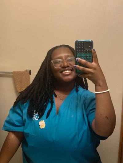 House Sitter Nyeshia Dentis-brown