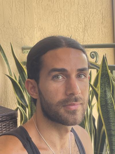 House Sitter Daniel Castillo